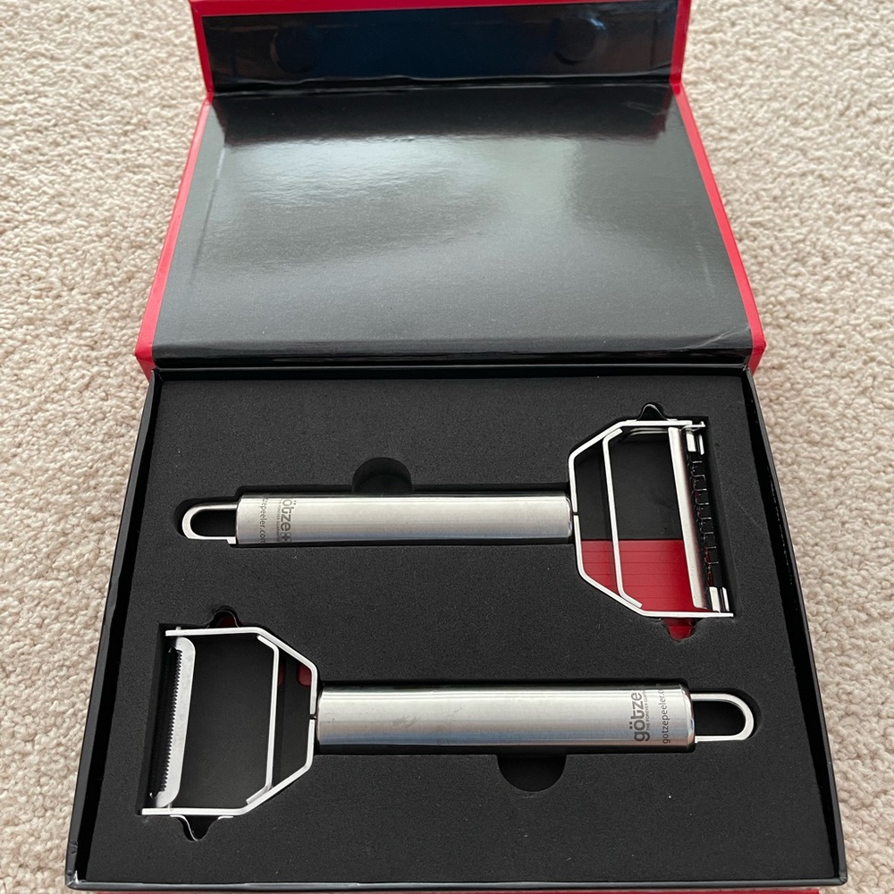 BRAND NEW Gotze Peeler Set